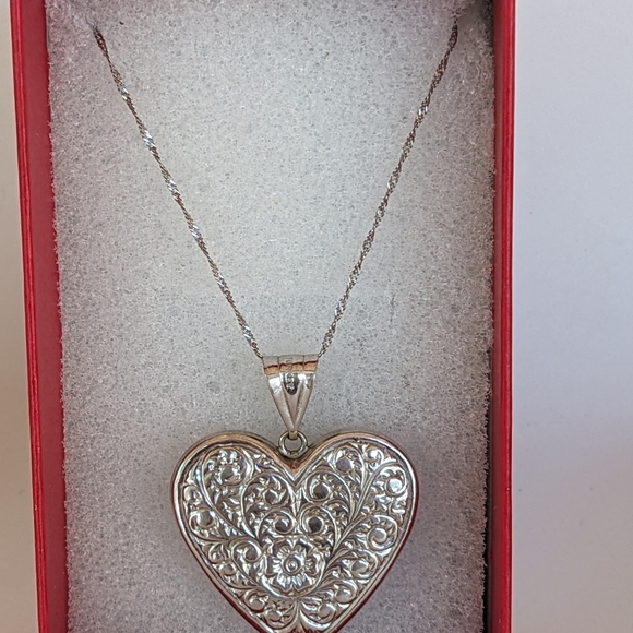 10K Solid White Gold Filigree Heart Necklace + Chain 18.5” 3.10g Pendant - Picture 3 of 11